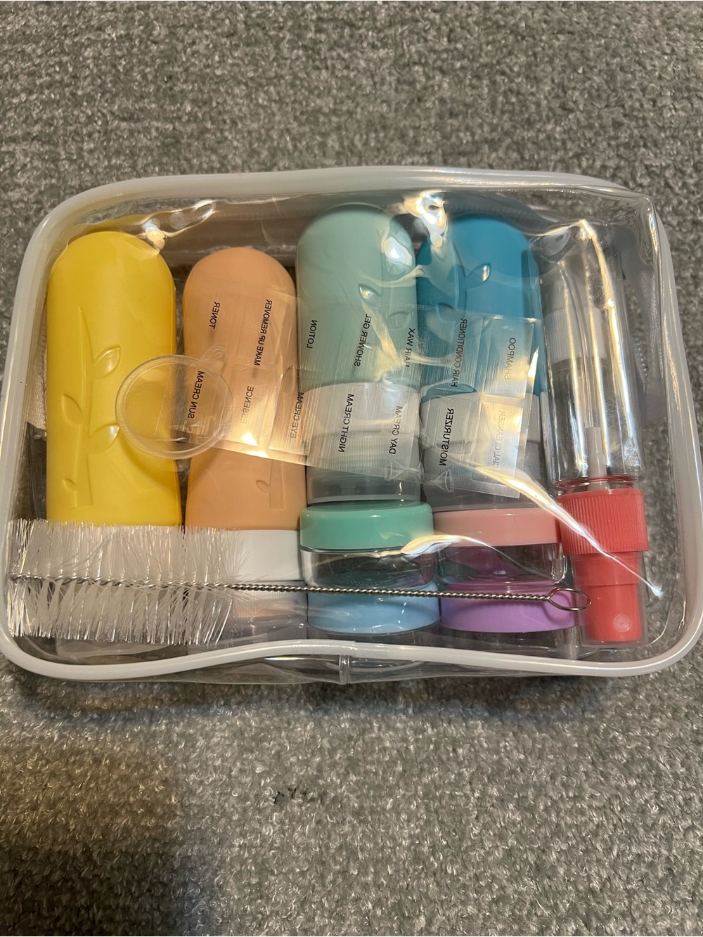 Set of reusable travel containers